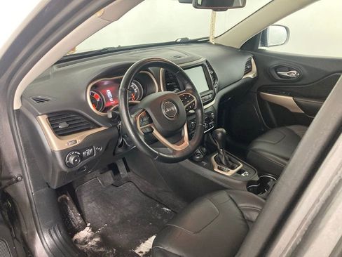 Used 2018 Jeep Cherokee Limited w/ Technology Group image 13