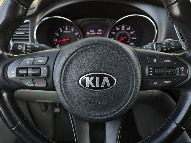 Used 2017 Kia Sedona LX w/ LX Essentials Premium Package FWD image 25