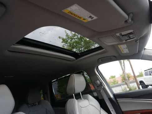 Used 2017 Acura MDX SH-AWD w/ Advance Package image 19