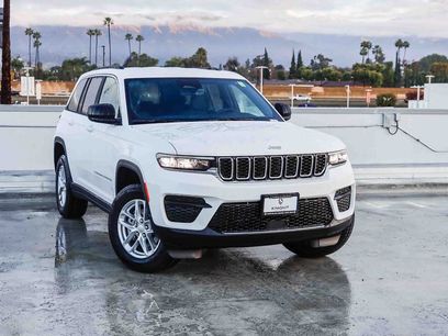 New 2025 Jeep Grand Cherokee Laredo