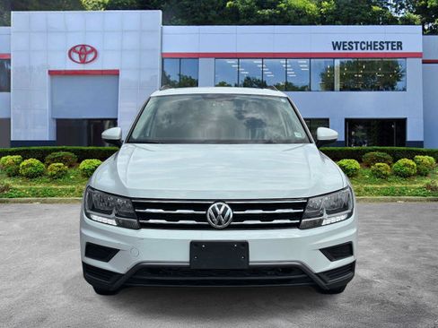 Used 2021 Volkswagen Tiguan SE w/ Panoramic Sunroof Package image 9