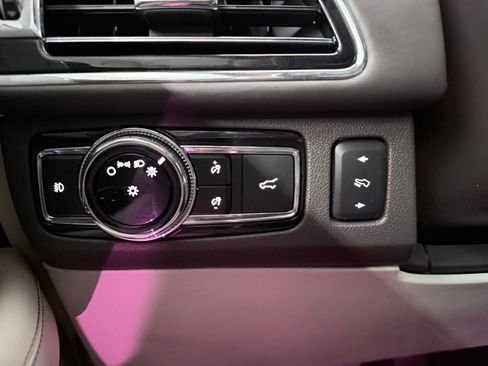 Used 2020 Lincoln Navigator Black Label w/ Cargo Convenience Package AWD/4WD image 31