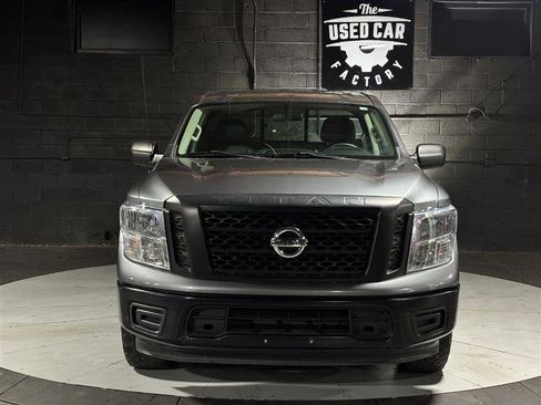 Used 2017 Nissan Titan S image 8