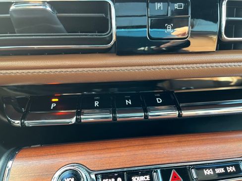 Used 2023 Lincoln Aviator Reserve image 24