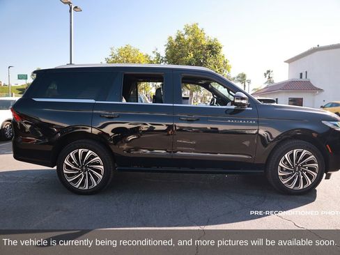 Used 2025 Lincoln Navigator Black Label image 7