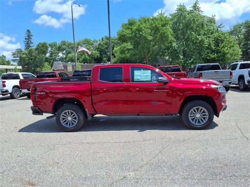 New 2025 Chevrolet Colorado LT w/ LT Convenience Package image 2