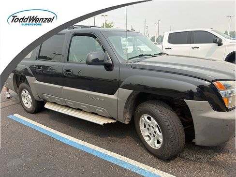 Used 2002 Chevrolet Avalanche 4x4 w/ Off-Road Suspension Pkg image 1