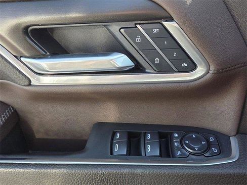 Certified 2025 GMC Sierra 3500 Denali w/ Denali Reserve Package image 18