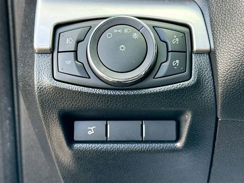 Used 2017 Ford Explorer XLT w/ Equipment Group 202A image 33