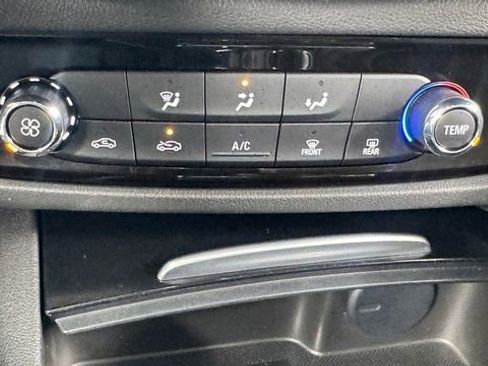 Used 2018 Buick Regal Preferred FWD image 24