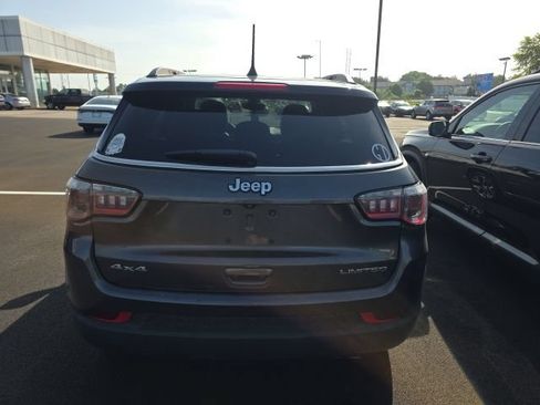 Used 2018 Jeep Compass Limited w/ Navigation Group AWD/4WD image 3