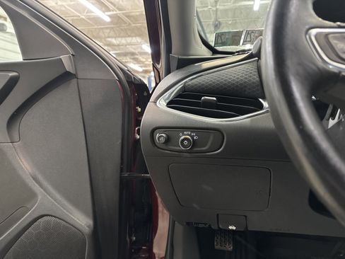 Used 2016 Chevrolet Malibu LT image 16