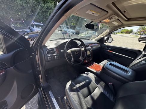 Used 2011 Chevrolet Tahoe LTZ AWD/4WD image 14