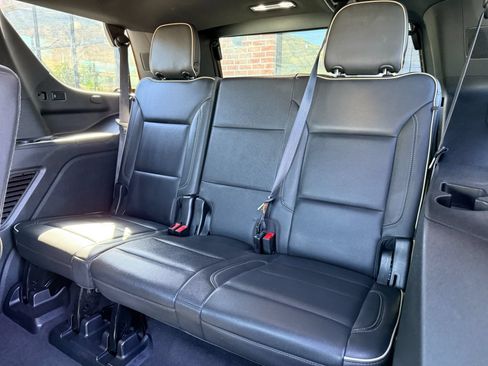 Used 2021 GMC Yukon SLT w/ Rear Media and Nav Package AWD/4WD image 30