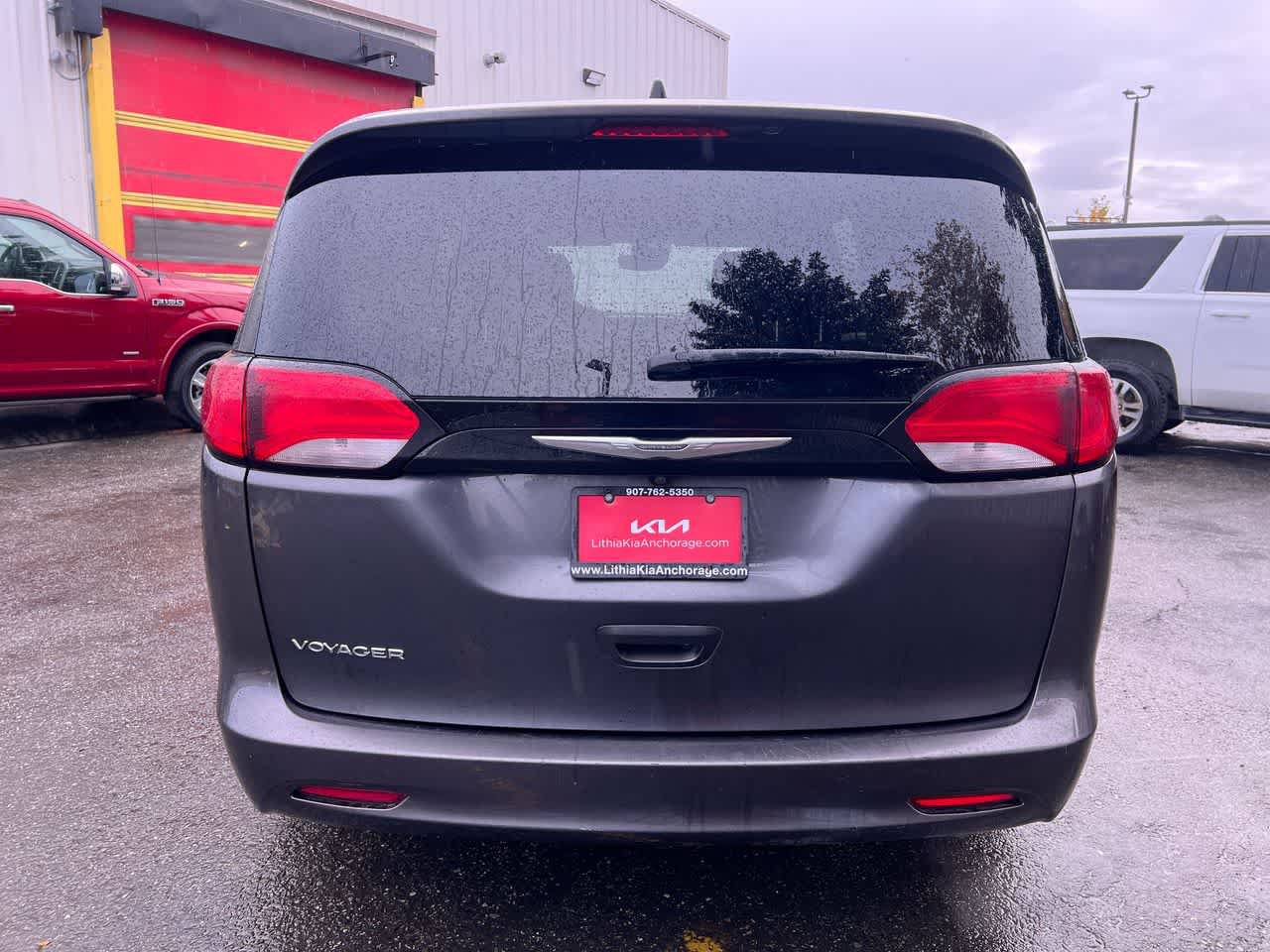 Used 2023 Chrysler Voyager LX FWD image 27