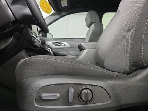 Certified 2023 Chevrolet Traverse LT FWD image 33