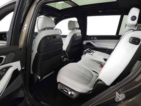 Used 2026 BMW X7 xDrive40i w/ Executive Package AWD/4WD image 42