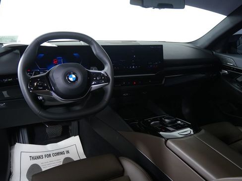 Certified 2024 BMW 530i w/ Convenience Package RWD image 17