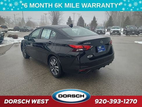 Used 2023 Nissan Versa SV image 3