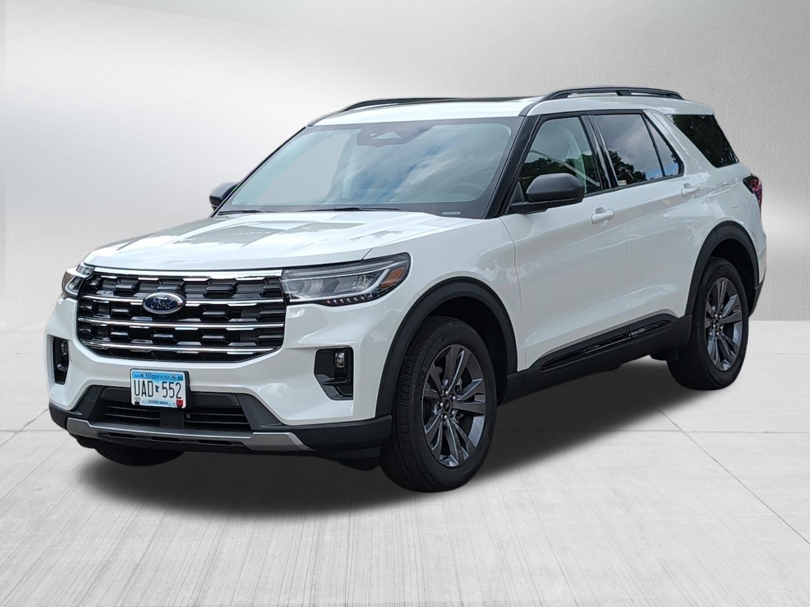 Used 2026 Ford Explorer Active w/ Active Comfort Package AWD/4WD image 3