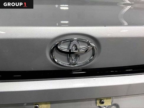 Used 2025 Toyota Corolla LE image 31