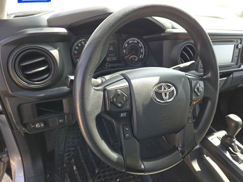 Used 2018 Toyota Tacoma SR w/ SR Convenience Package image 9
