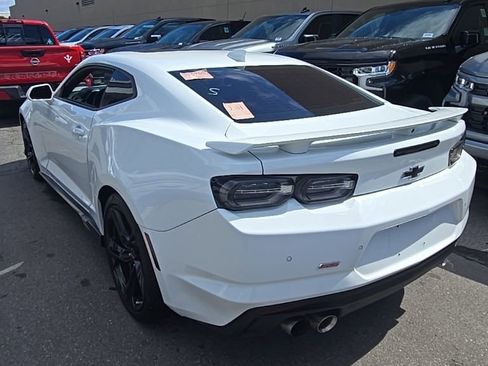 Used 2019 Chevrolet Camaro SS RWD image 3
