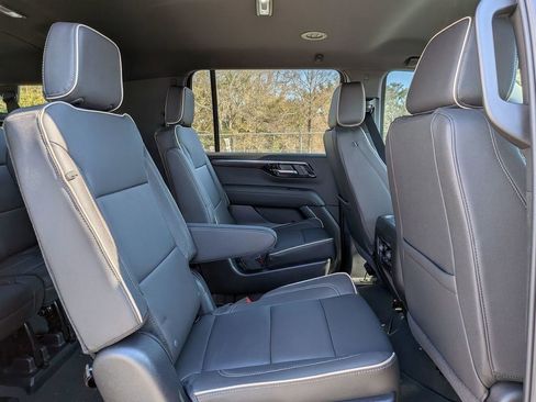 New 2026 Chevrolet Suburban Premier image 32