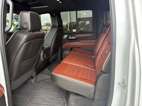 Used 2025 GMC Sierra 2500 Denali Ultimate AWD/4WD image 3