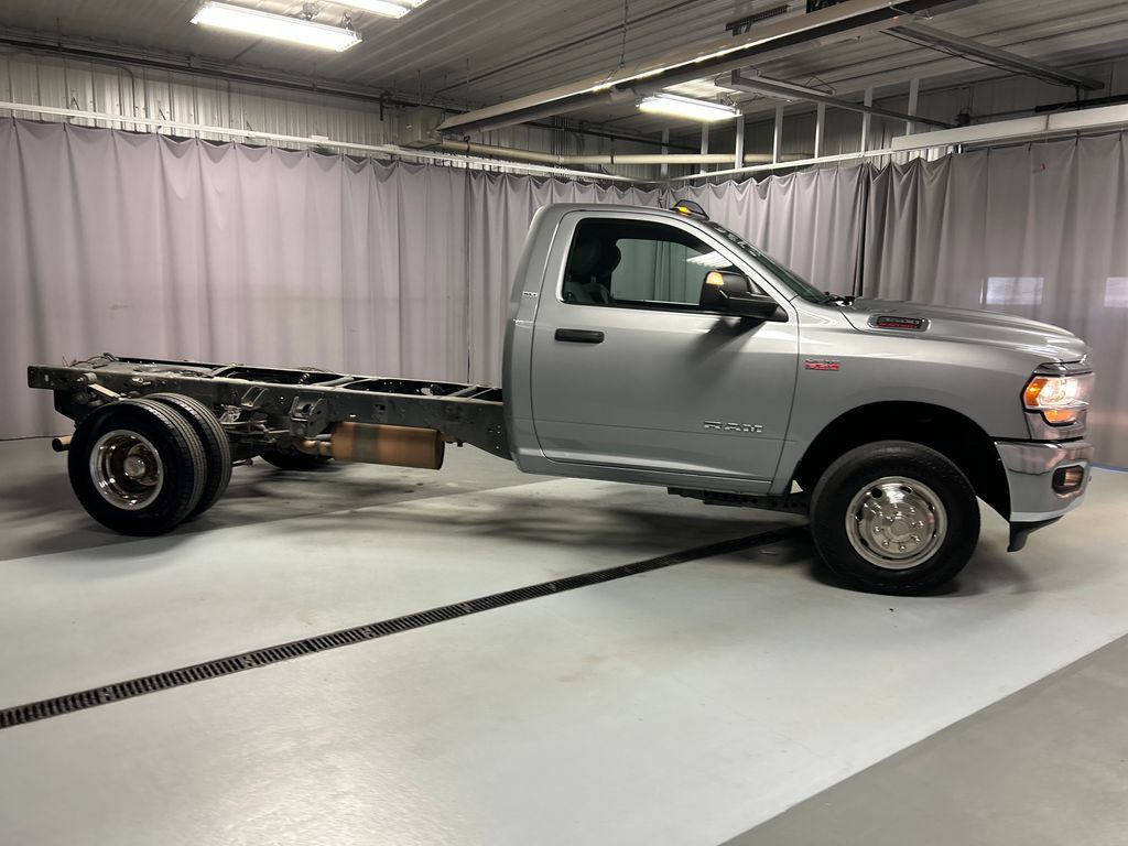 Used 2022 RAM 3500 SLT w/ Quick Order Package 27G SLT RWD image 8