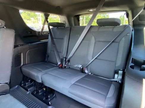 Used 2023 Chevrolet Suburban LS AWD/4WD image 23