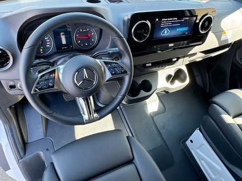 New 2025 Mercedes-Benz Sprinter 2500 image 9