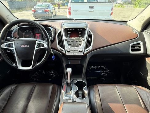 Used 2013 GMC Terrain SLT w/ Chrome and Technology Package FWD image 3