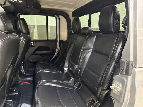 Used 2020 Jeep Gladiator Overland image 32