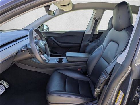 Used 2021 Tesla Model Y Performance image 17