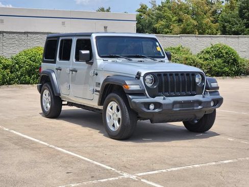 Used 2022 Jeep Wrangler Unlimited Sport AWD/4WD image 3