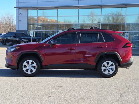 Used 2020 Toyota RAV4 LE image 3