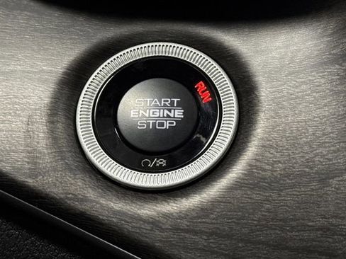 New 2025 Jeep Grand Cherokee Limited w/ Black Appearance Package image 23