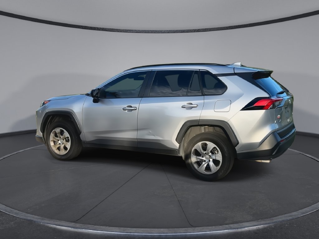 Used 2021 Toyota RAV4 LE FWD image 6