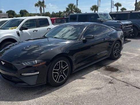Used 2018 Ford Mustang Coupe w/ Equipment Group 101A RWD image 9