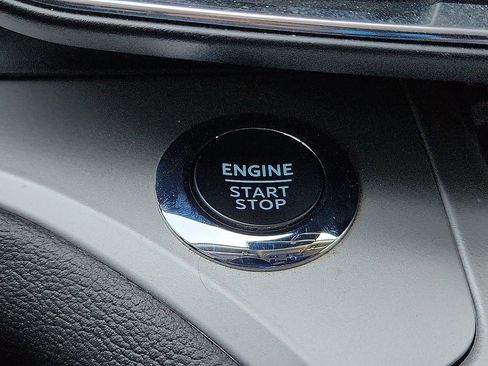 Used 2022 Ford Explorer XLT w/ Equipment Group 202A image 10