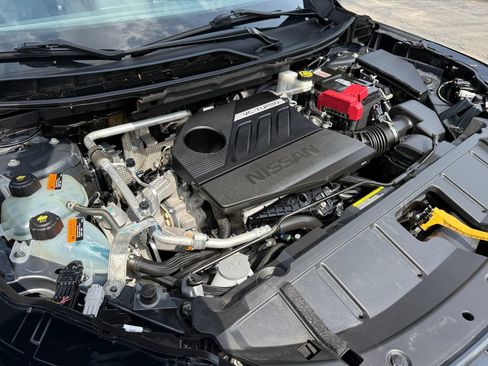 Used 2024 Nissan Rogue SV FWD image 31
