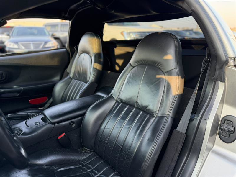 Used 2000 Chevrolet Corvette Coupe RWD image 27