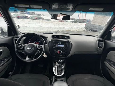 Used 2017 Kia Soul + FWD image 10