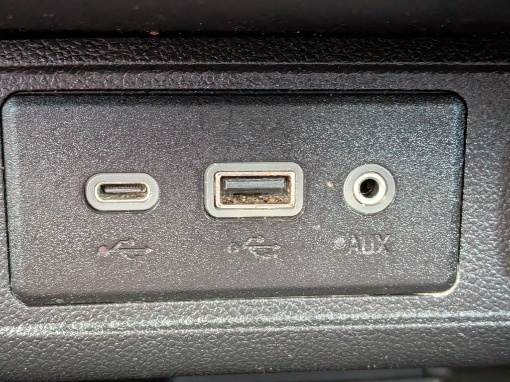 Used 2020 Buick Encore GX Preferred w/ Cold Weather Comfort Package FWD image 20