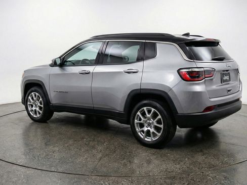 Used 2025 Jeep Compass Limited AWD/4WD image 6