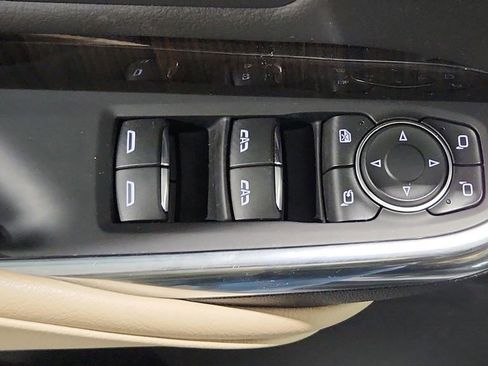 Used 2024 Cadillac XT4 Premium Luxury image 17