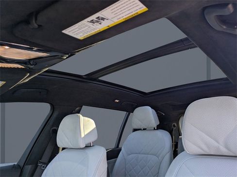Used 2023 BMW X7 xDrive40i w/ Executive Package image 26