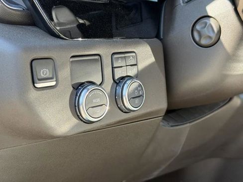 Used 2023 GMC Sierra 1500 SLT image 16