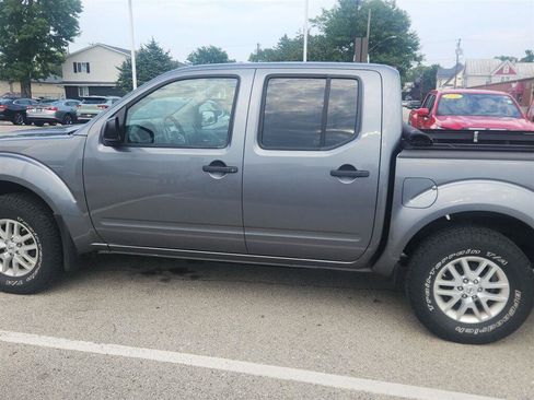 Used 2018 Nissan Frontier SV AWD/4WD image 7